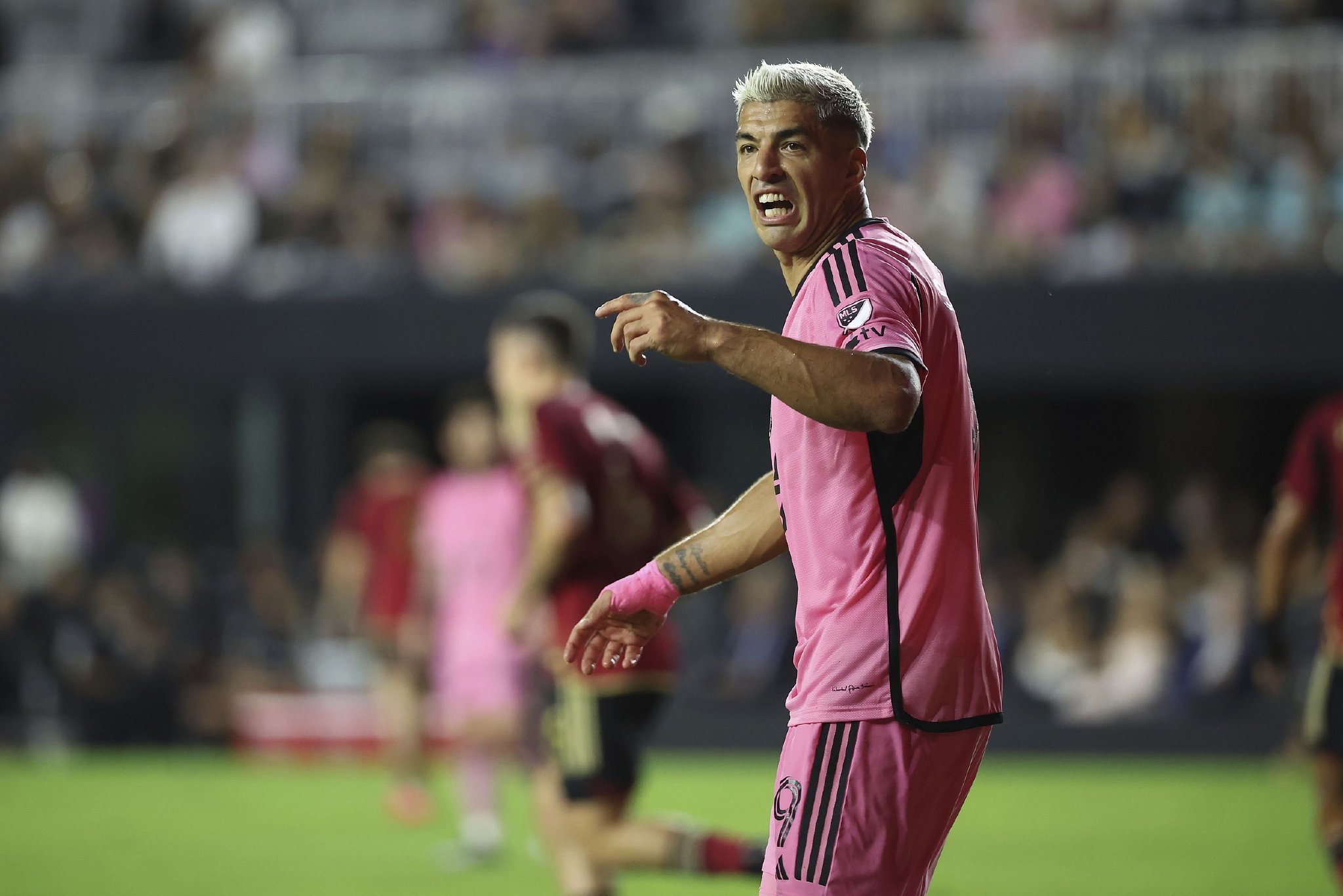 包含完美踢进球！苏亚雷斯再次证明自己的实力的词条