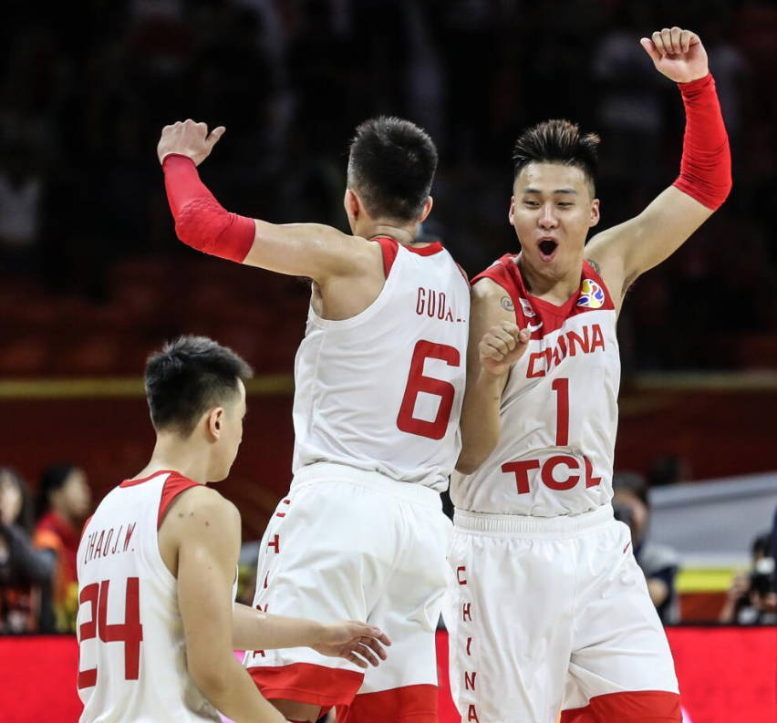 吉林男篮客场战胜对手，表现令人惊艳