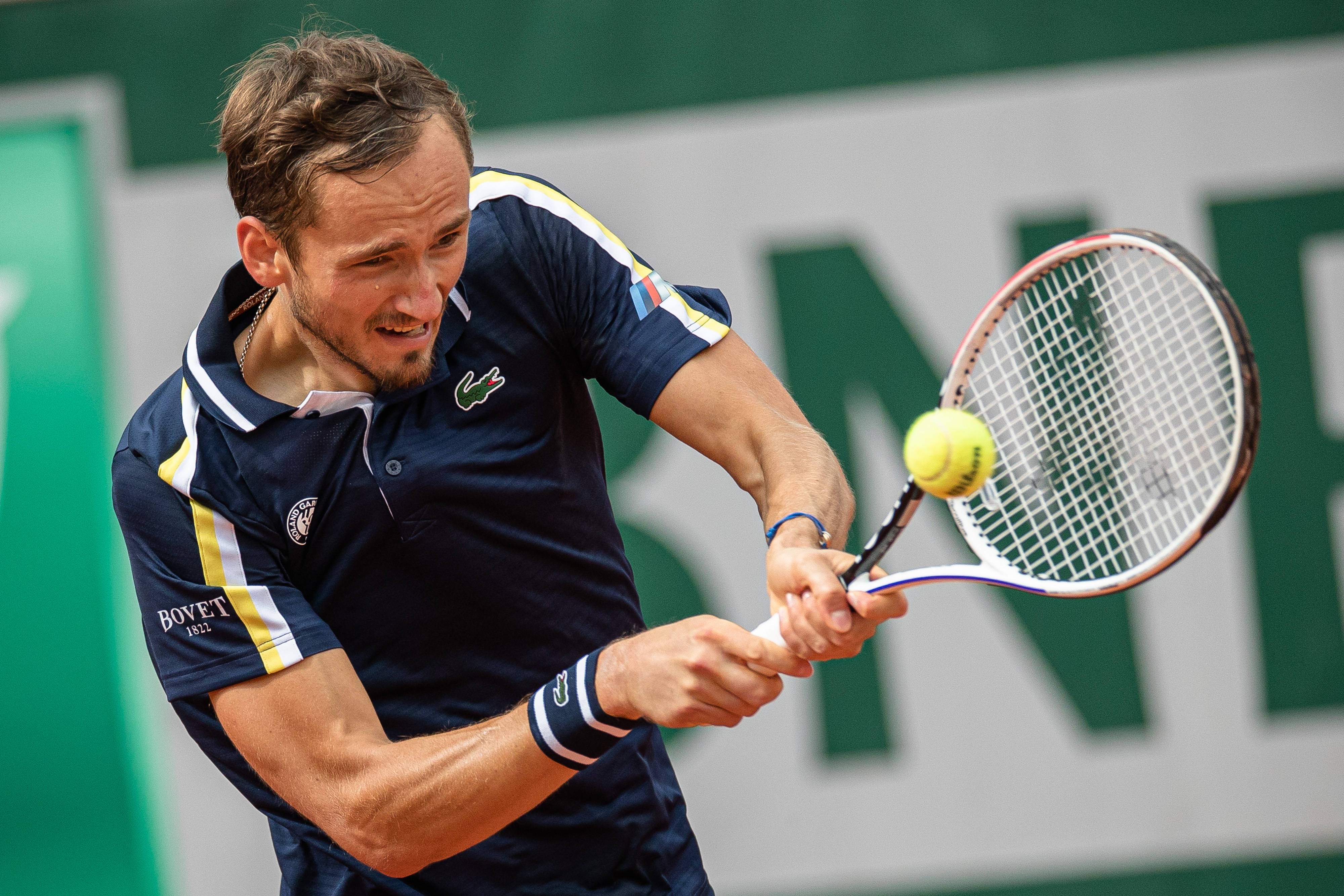 包含法国网球队绝地反击德国网球队，梅德韦杰夫关键制胜的词条